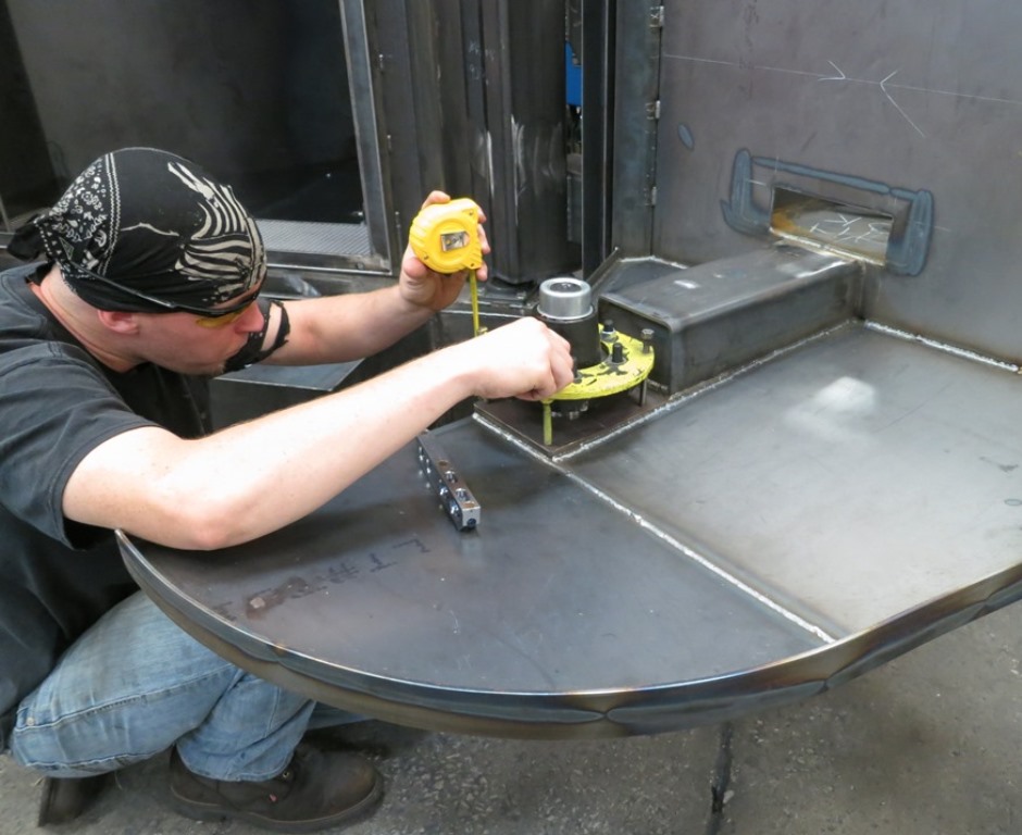 Turntable-Cabinet-Parts-Washer-Fabrication-StingRay-SR4063